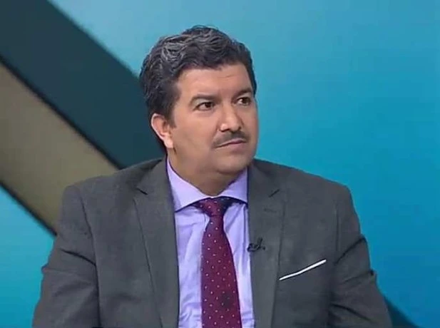 من هو زهير بوعمامة وزير الاتصال الجديد؟