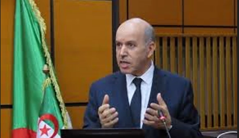 سايحي  يؤكد التزام الدولة بالتكفل بمرضى السرطان ويشيد بمجهودات "صيدال"  لتوفير الادوية المنتجة محليا
