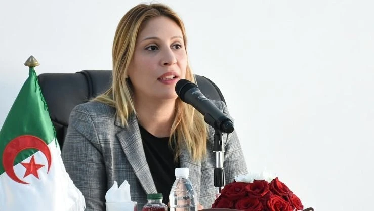 السيدة نجيبة جيلالي تستلم مهامها كوزيرة للعلاقات مع البرلمان