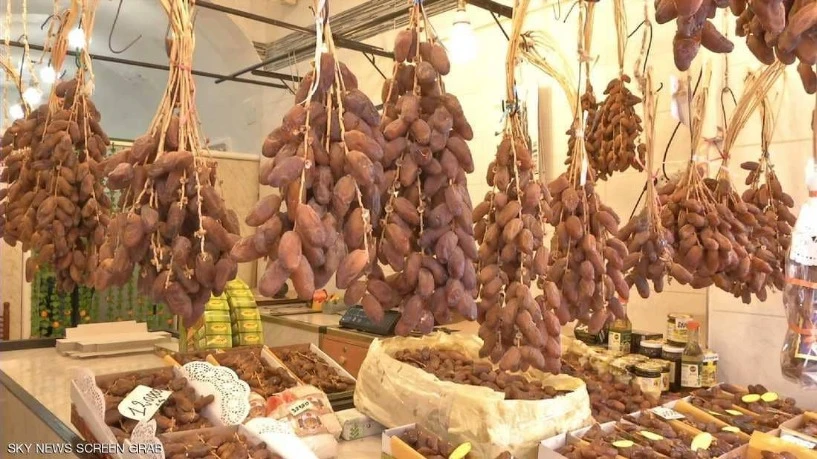 تدعيم السوق بأزيد من 340 طنا من التمور
