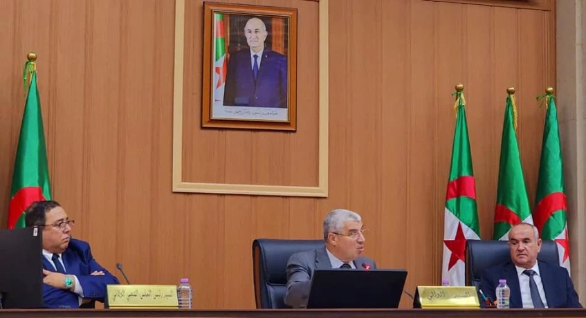 والي وهران يترأس اجتماع المجلس التنفيذي