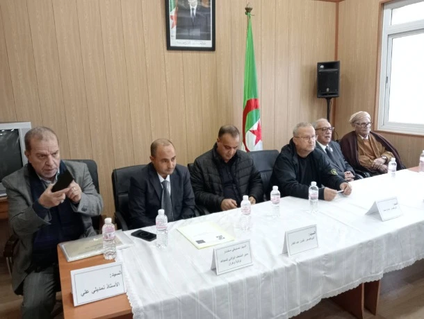 في مائدة مستديرة  احتضنها متحف المجاهد  :   استتحضار  المحطات  المفصلية  للرئيس  الاسبق  الراحل هواري بومدين