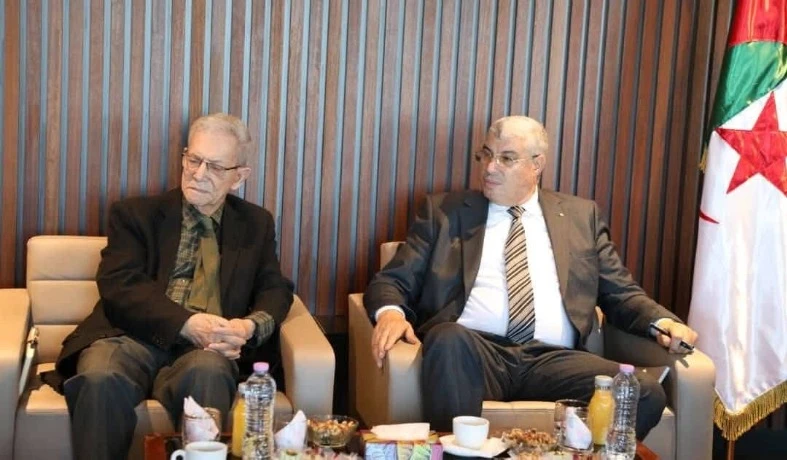 والي وهران يلتقي نواب  البرلمان بغرفتيه