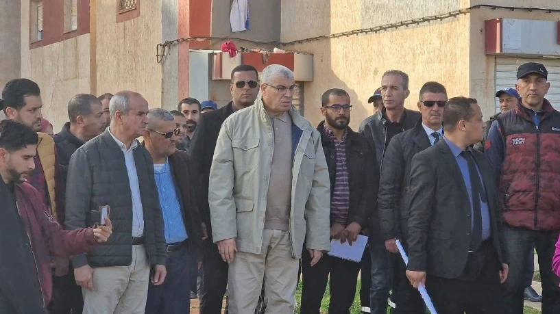 والي وهران يشرف هلى اطلاق حملة نظافة واسعة بالقطب العمراني أحمد زبانة