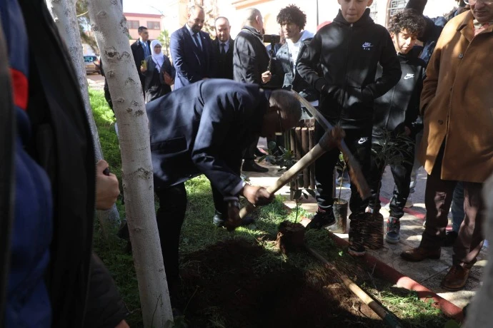 حيداوي يشرف من وهران على الانطلاق الرسمي للعملية الوطنية التطوعية الكبرى لتشجير وتزيين مؤسسات الشباب
