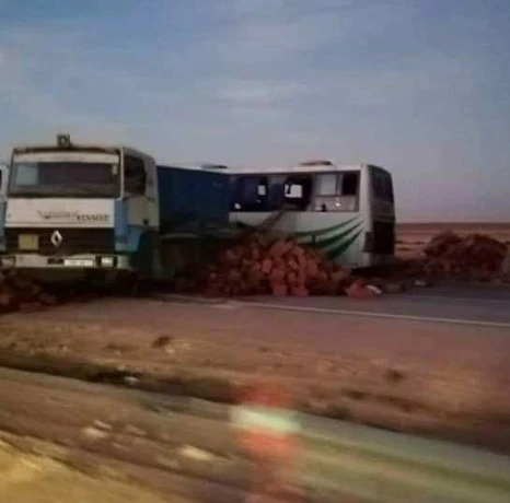 الأغواط :  03 قتلى و31 جريحا في حادث مرور بمنطقة تيمزيغت