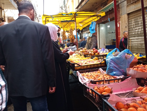أسعار الخضر والفواكه تستعر في أول أيام رمضان