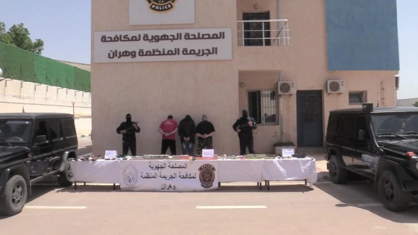 وهران:  تفكيك شبكة إجرامية منظمة تنشط في المتاجرة بالأسلحة النارية والذخيرة والأجهزة الحساسة