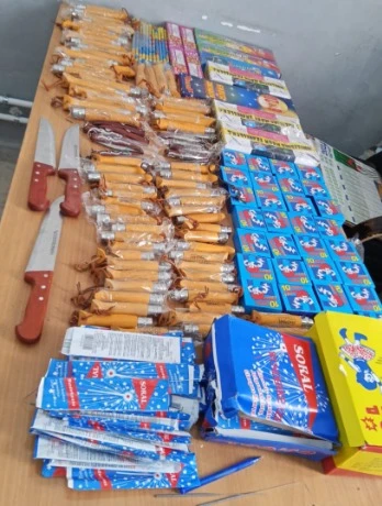 غليزان: حجز نحو 10 آلاف وحدة من المفرقعات ومواد ممنوعة قبيل الاحتفال بالمولد النبوي