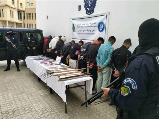 سيدي بلعباس... أحكام بالسجن تتراوح بين 07 و 20 سنة في حق عصابة زرعت الرعب وسط ساكنة قرية البواعيش