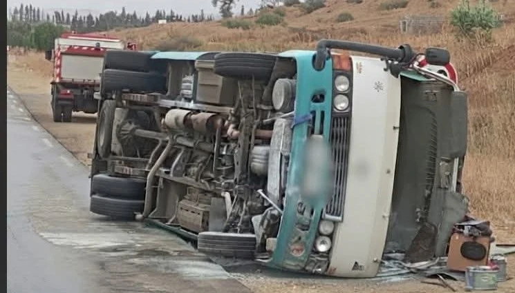 تلمسان :12 جريحا  من بينهم  اطفال  في انحراف حافلة لنقل المسافرين