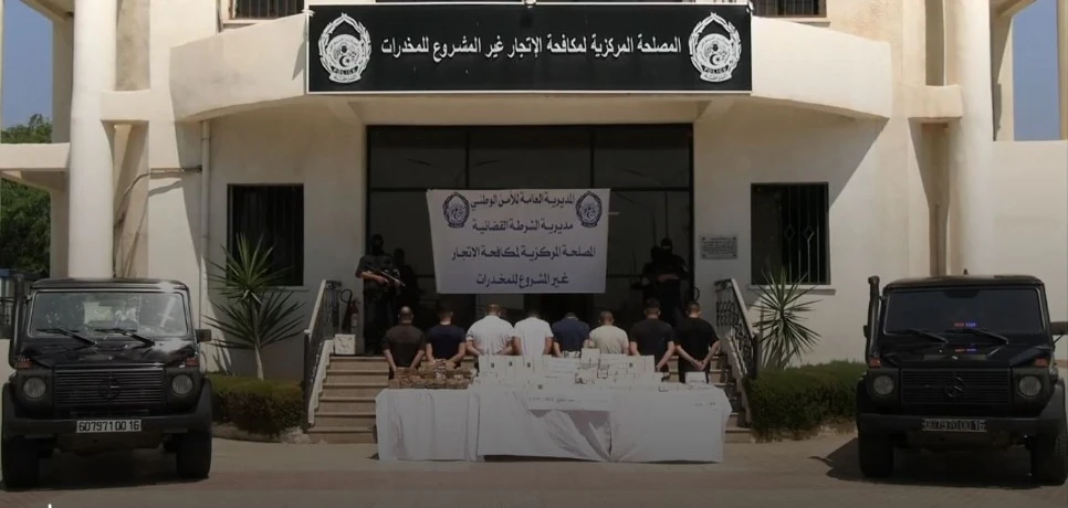 ضبط أزيد من 02 قنطارو12 كلغ من الكيف المعالج مصدرها المغرب و04 كلغ و580غ من "الكوكايين"