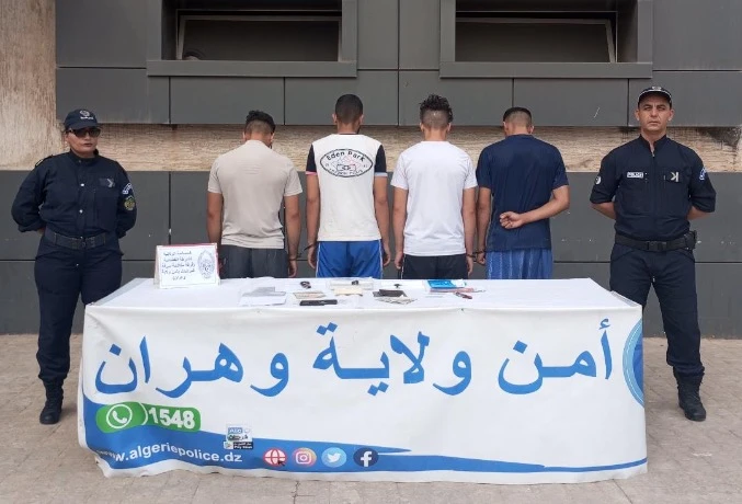 وهران: الاطاحة  بعصابة سرقة  المركبات باستعمال العنف وتوقيف 04  اشخاص واسترجاع  02 مركبيتن محل سرقة