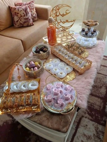 أطقم القهوة و"زّينة القعدات"  لختم رحلة التسوّق  ... مائدة العيد أخر الترتيبات