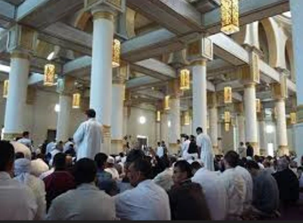 المسجد القطب عبد الحميد بن باديس :  أجواء  روحانية مميزة  في أول يوم