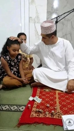 سعيدة...فتاة تتبرع بحصالتها للأطفال المتضررين