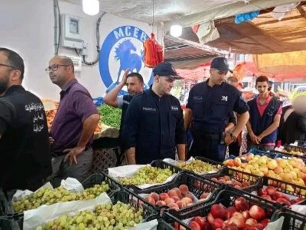 البيض...خرجة ميدانية لمراقبة أسعار المواد الأساسية