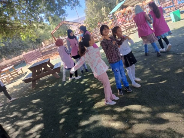 مديرية النشاط الاجتماعي والتضامن بغليزان:  خرجة ترفيهية بيداغوجية لفئة الأطفال والمسنين