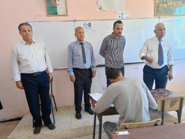 البيض ...  5200 مترشح لالتحاق بمختلف الرتب الإدارية في مسابقة التوظيف في قطاع التربية