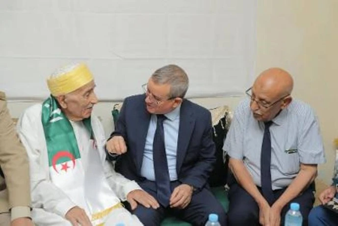 مستغانم...   استلام الخلية الجوارية للتضامن بعين تادس وتكريم المجاهد بلعربي