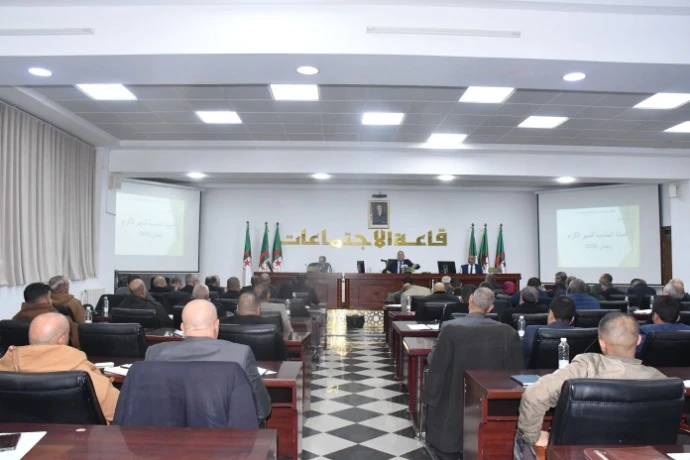 والي النعامة يترأس اجتماعا  لضبط تحضيرات رمضان  .. تعليمات صارمة بمتابعة تموين السوق