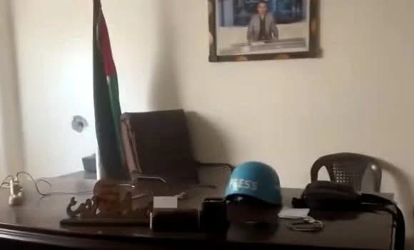 تضرر مكتب مراسل التلفزيون الجزائري في غزة جراء القصف الصهيوني الهمجي