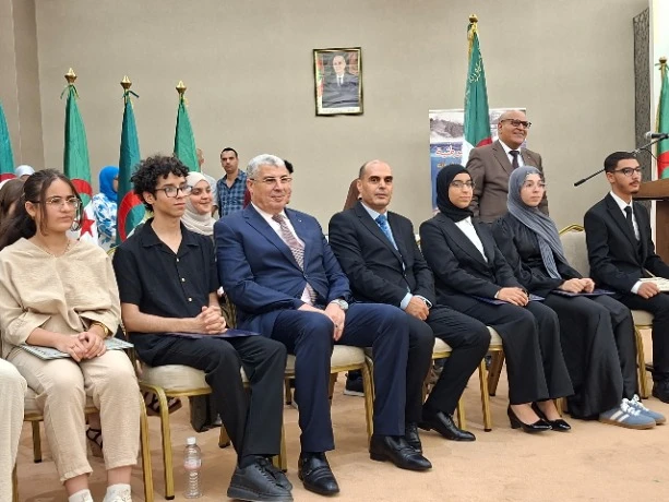 سمير شيباني  يُكرّم المتفوقين في شهادتي الباك والبيام ..رسالة وفاء للتلاميذ النجباء