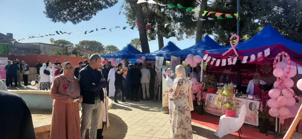غليزان: المؤسسة العمومية للصحة الجوارية ببلدية سيدي أمحمد بن علي تنظم  قافلة تحسيسية حول الكشف عن سرطان الثدي