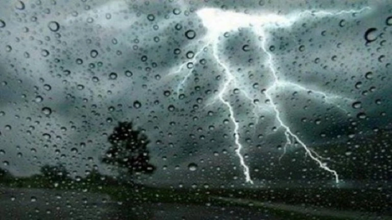 أمطار ورعود مرتقبة على عدة ولايات  غدا الخميس