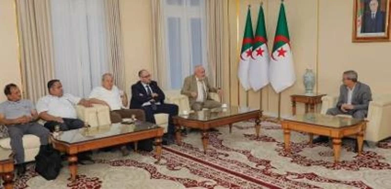 مستغانم... بحث الجوانب الهندسية واللوجستية لإنجاح مشروع التجريف لتمكين الحوضين من استقبال البواخر التجارية الكبيرة بالميناء