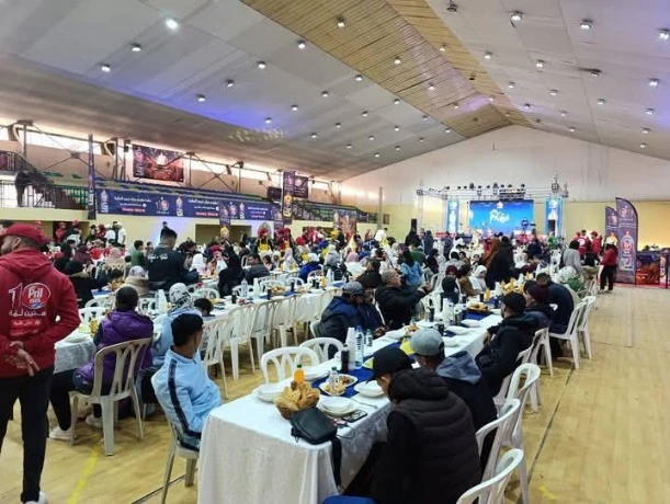 اللجنة الولائية للهلال الأحمر الجزائري بمستغانم...  قاعة الرياضات تحتضن إفطارا جماعيا لـ 600 صائم