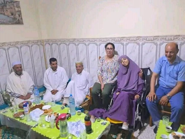 تحصلت على  شهادة  "البكالوريا"  عن جدارة واستحقاق   .. مدير النشاط الاجتماعي يكرّم المتألقة "أنفال" من ذوي الهمم