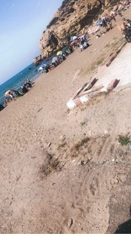 إقبال على شواطىْ عين تموشنت قبل حلول الموسم