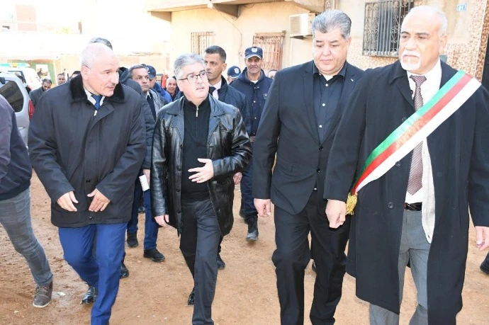 والي غليزان بركان  يتفقد المشاريع التنموية بعمي موسى....    التشديد على ضرورة الالتزام بالآجال المحددة