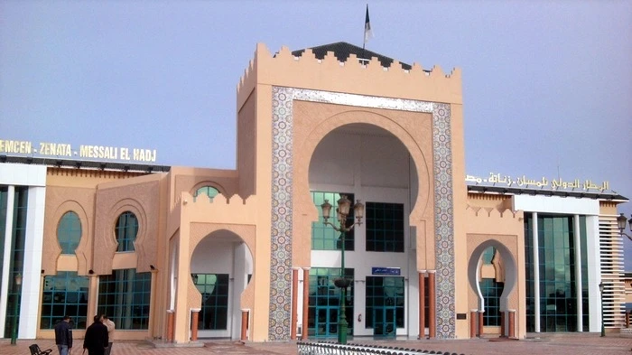 تحسبا لموسم الحج : المطار الدولي مصالي الحاج   بتلمسان يُبرمج 19 رحلة نحو البقاع المقدسمة