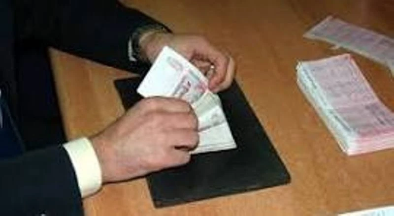 الإفراج عن 985 منحة مدرسية للتلاميذ المعوزين