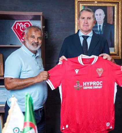 غاريدو يوقع لموسم واحد وخافيير مساعدا له