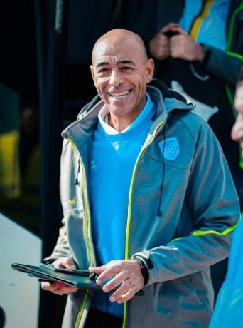 المدرب السابق للحمراوة التونسي معز بوعكاز :"الخضر بصموا على بداية متميزة في الكان وأظهروا مواصفات البطل"