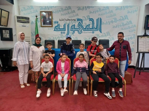 جمعية " بنات الخير "  تزور متحف الجمهورية رفقة 12 تلميذا