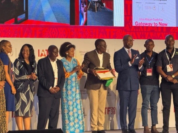 نجاح باهر لمعرض التجارة البينية الإفريقية....طبعة الجزائر تؤسس لتعاون قاري كبير