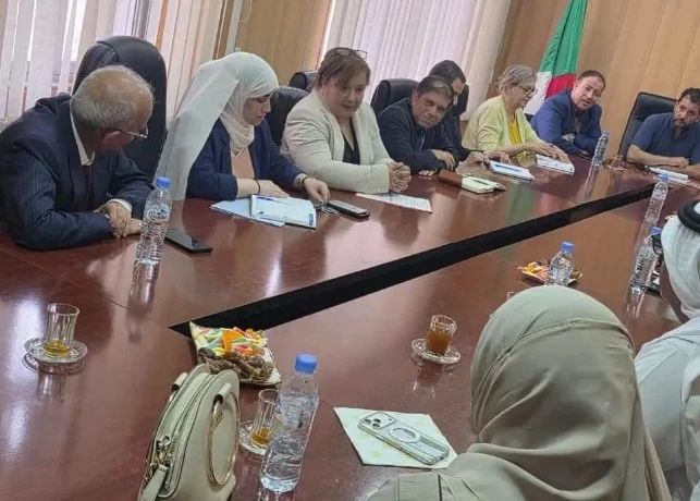إطارات من وزارة التجارة الخارجية وترقية الصادرات تستقبل وفدا من رجال الأعمال السعوديين
