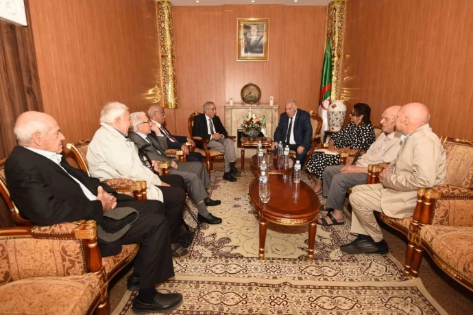 وزير المجاهدين يستقبل رئيس جمعية قدماء وزارة التسليح والاتصالات العامة  "المالغ"