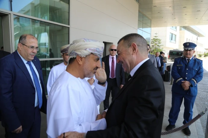 وزير الداخلية والجماعات المحلية والنقل يودّع وزير النقل والاتصالات وتقنية المعلومات لسلطنة عُمان