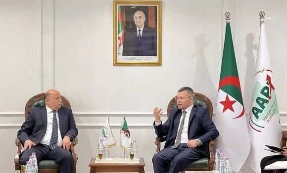 ركاش يبحث أفاق الاستثمار في الزراعات الاستراتيجية مع رئيس الهيئة العربية للاستثمار والإنماء الزراعي