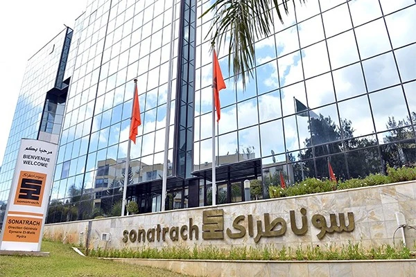 سوناطراك تشرع في تصدير أولى شحنات وقود الطائرات إلى النيجر
