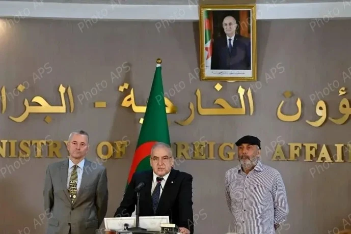 الجزائر تسلم الرعية الألماني المحرر إلى سلطات بلاده