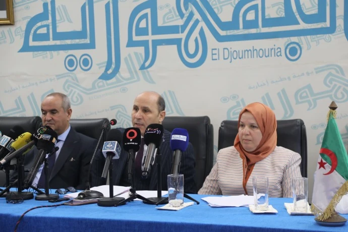 تحت إشراف الأمين العام لوزارة الاتصال .......تنصيب السيدة ليلى زرقيط مدير عام لجريدة الجمهورية