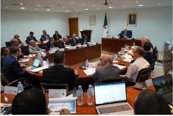 بشير يأمر باستكمال رقمنة مجمع "ديفاندوس" قبل نهاية السنة