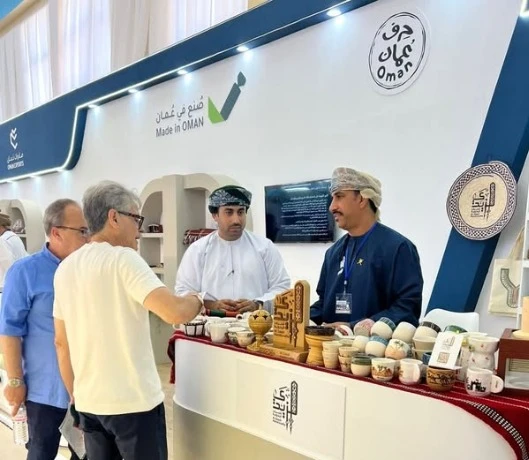 معرض الجزائر الدولي: الفرص الاستثمارية الواعدة بالجزائر تستقطب المتعاملين  العمانيين