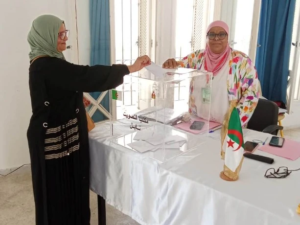 تواصل عملية الاقتراع لأبناء الجالية الجزائرية في الأردن لليوم  الثالث